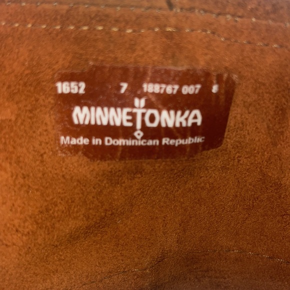 Minnetonka 5 layer fringe boot - Picture 7 of 8